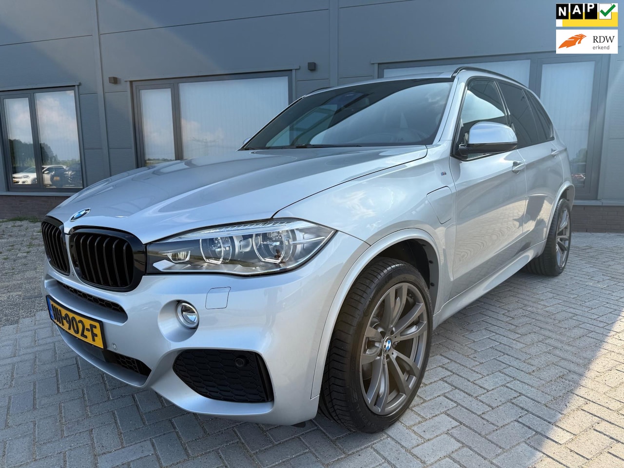 BMW X5 - XDrive40e|Individual|M-Sport|Pano|Head Up|Adaptive Led|Dealer Onderhouden - AutoWereld.nl