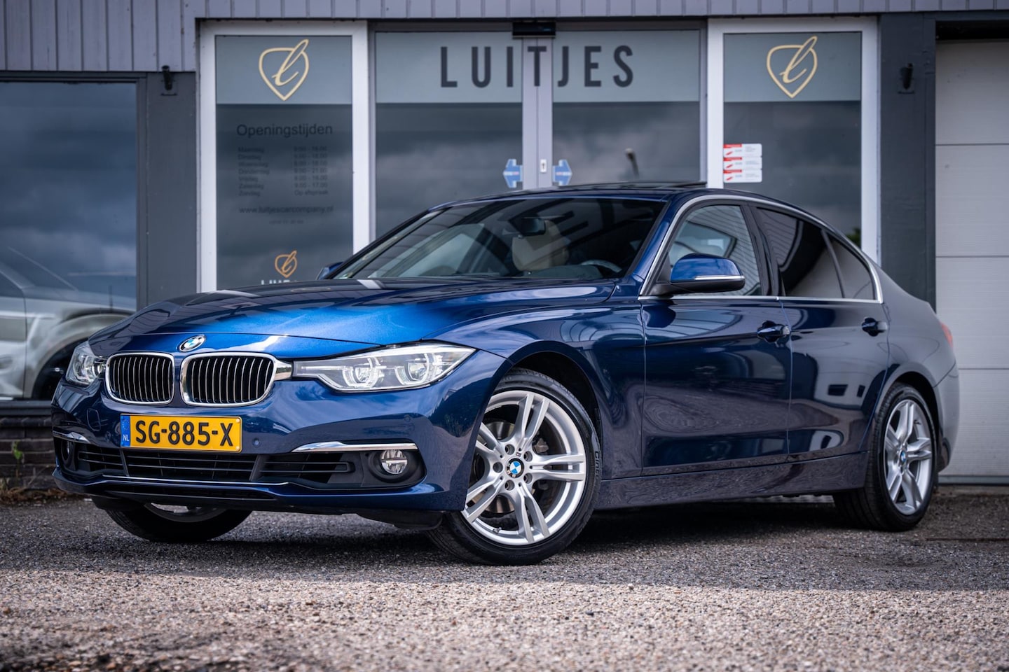 BMW 3-serie - 320i High Executive I Schuifdak I Leder I Trekhaak I NL-auto I 1e-eig. I Dealer-onderhoude - AutoWereld.nl
