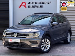 Volkswagen Tiguan - 1.4 TSI ACT Comfortline Pano/Massage/Keyless/Trekhaak
