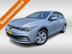 Volkswagen Golf - 1.5 eTSI Life Business 130 pk DSG automaat Navigatie / Ergo Active stoel met memory / LM V
