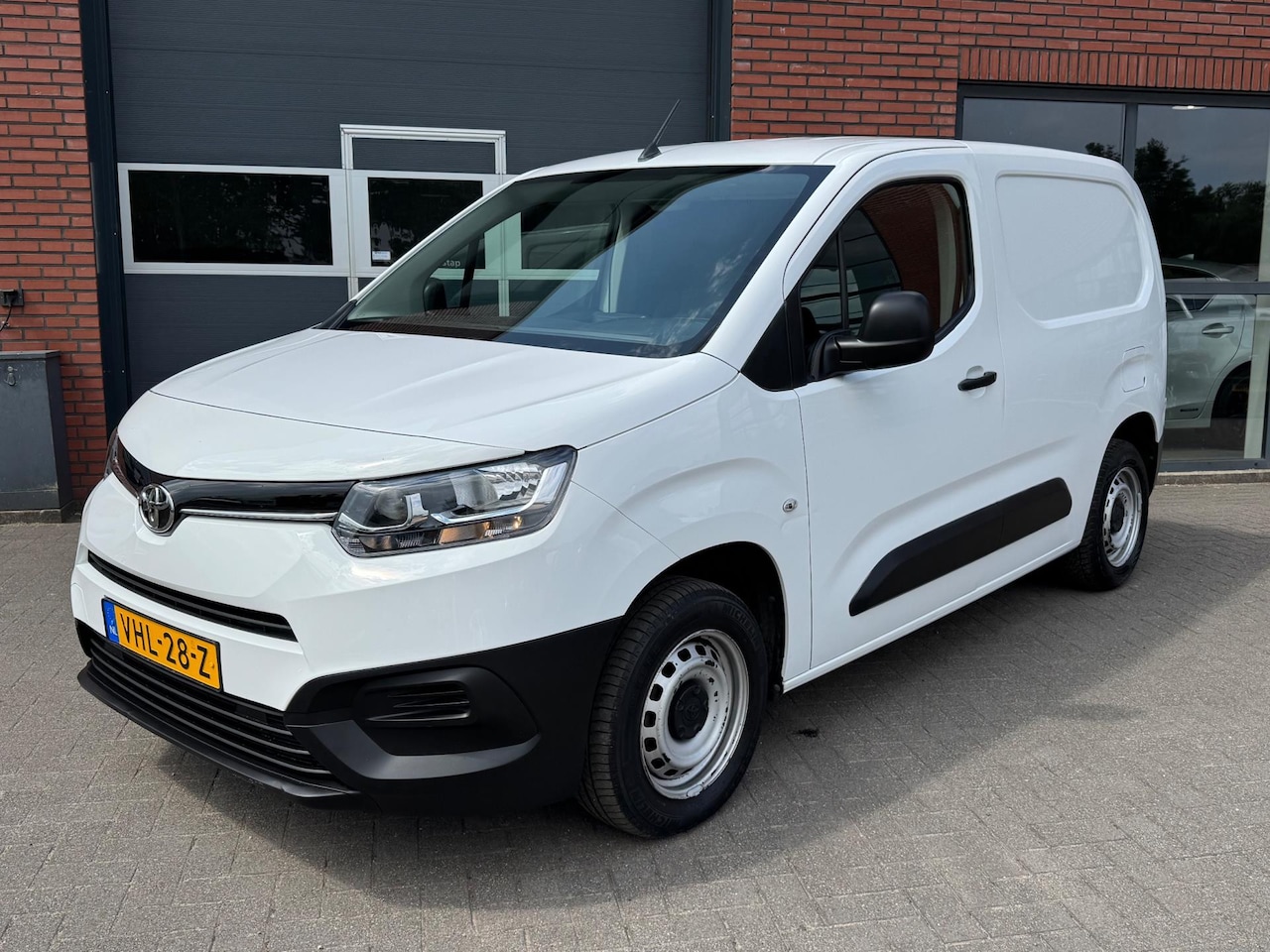 Toyota ProAce City - 1.5 D-4D Cool Airco Cruise Trekhaak Comfort - AutoWereld.nl