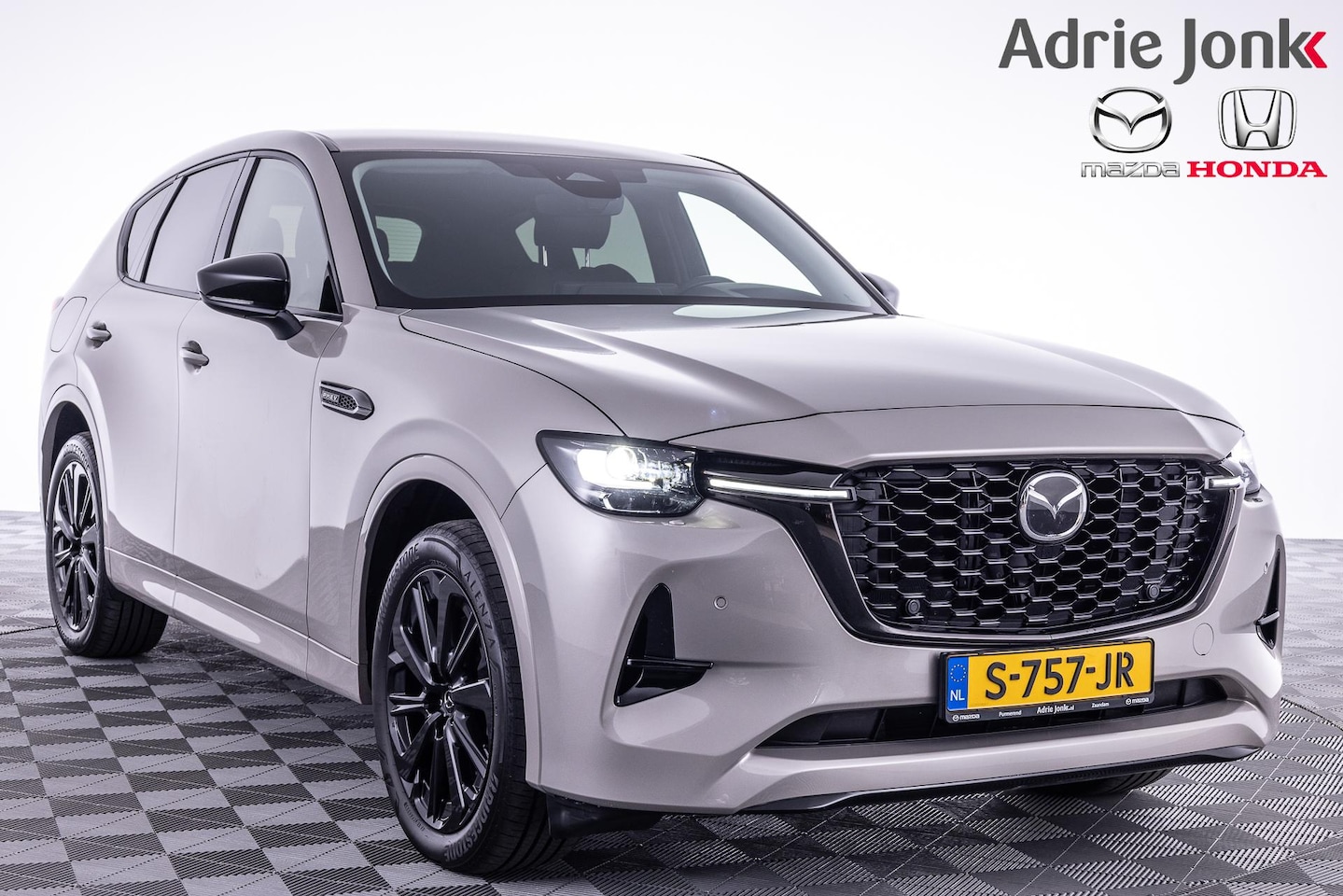 Mazda CX-60 - 2.5 e-SkyActiv PHEV Homura | AUTOMAAT | APPLE CARPLAY | 20 INCH LM | DODEHOEK DETECTIE | P - AutoWereld.nl