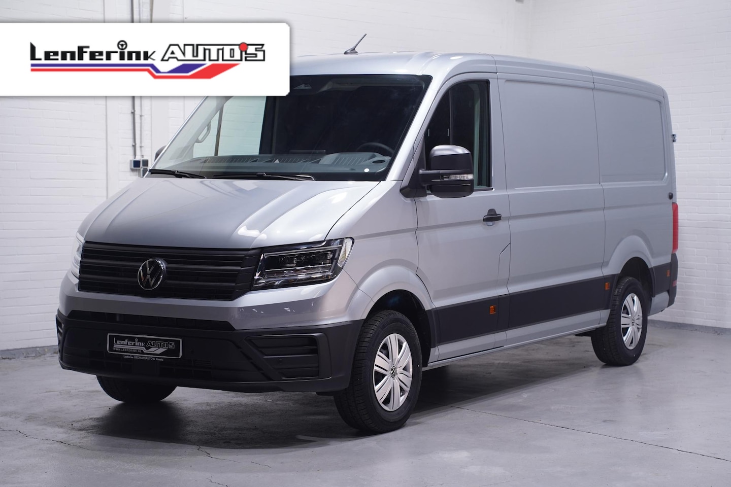 Volkswagen Crafter - 2.0 TDI 140 pk L3H2 DSG Aut. Nwe Model BPM vrij, Navi, Camera, Trekhaak 3.000 kg, LED Kopl - AutoWereld.nl