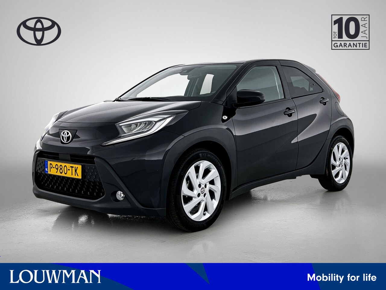 Toyota Aygo X - 1.0 VVT-i MT first | 1e Eigenaar | Dealer Onderhouden | BTW'er | Apple Carplay / Android A - AutoWereld.nl