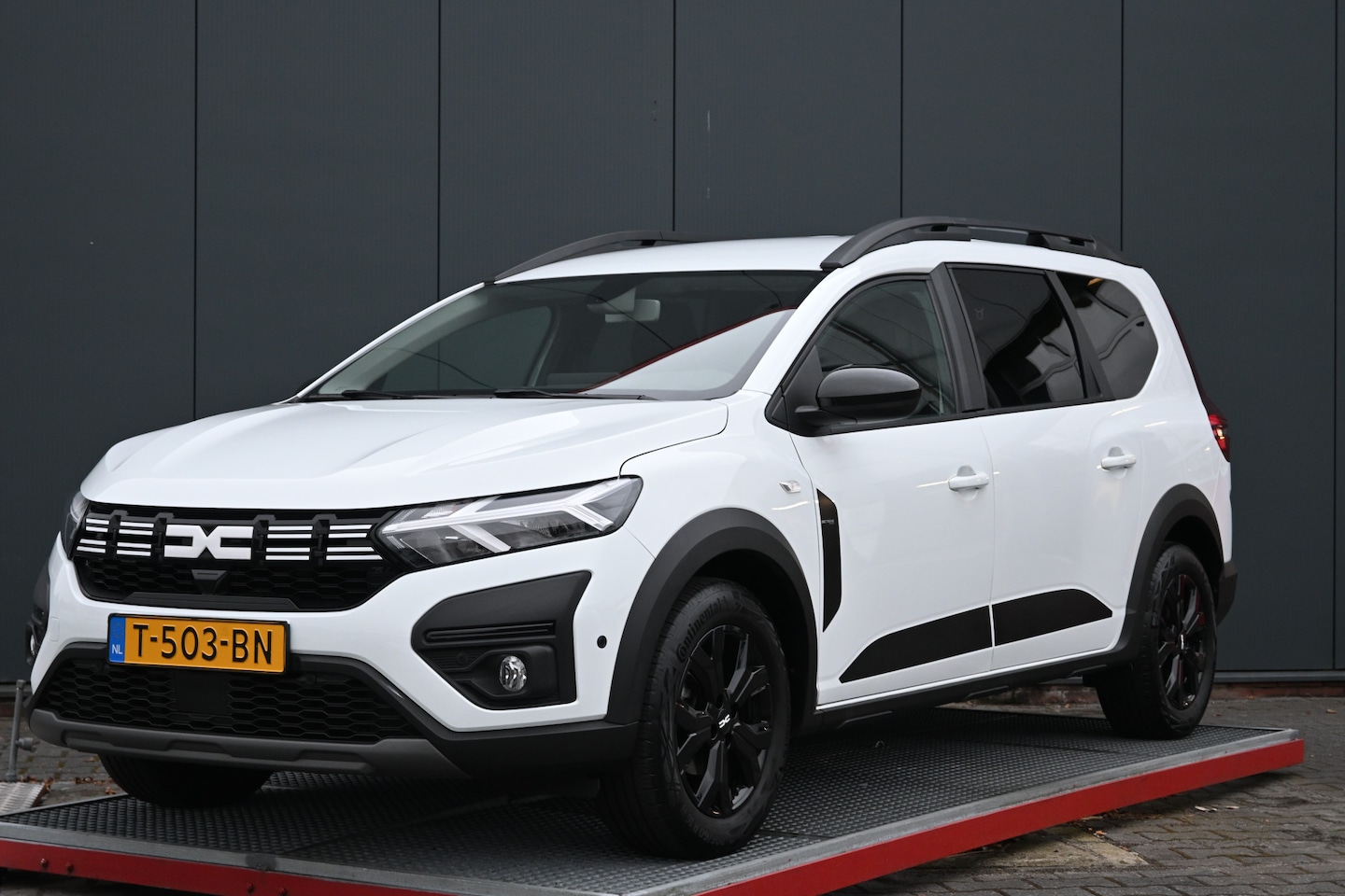 Dacia Jogger - 1.0 TCe 100 ECO-G Extreme 5p. trekhaak - AutoWereld.nl