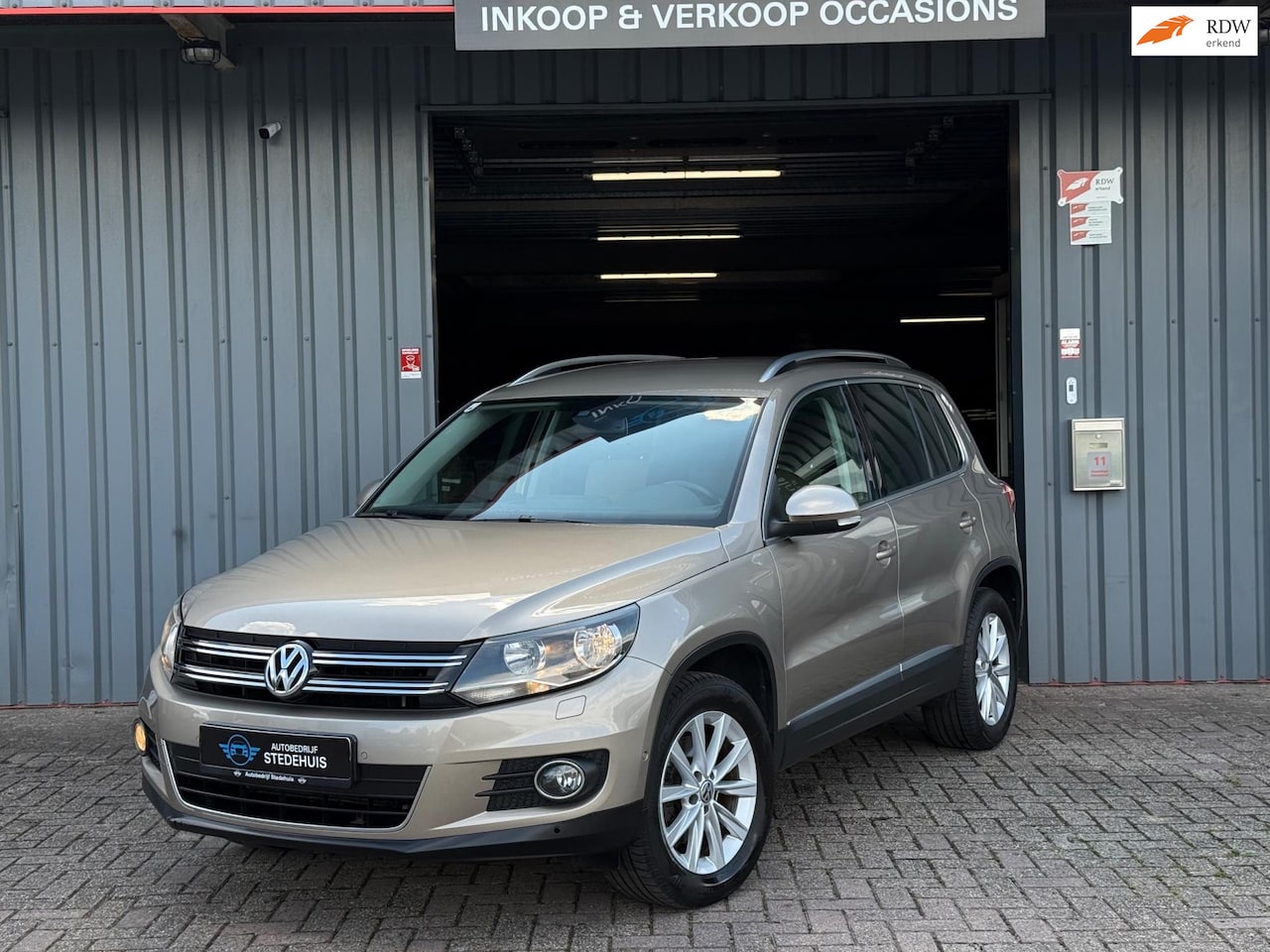 Volkswagen Tiguan - 1.4 TSI Sport&Style CarPlay | Trekhaak | Nw APK - AutoWereld.nl