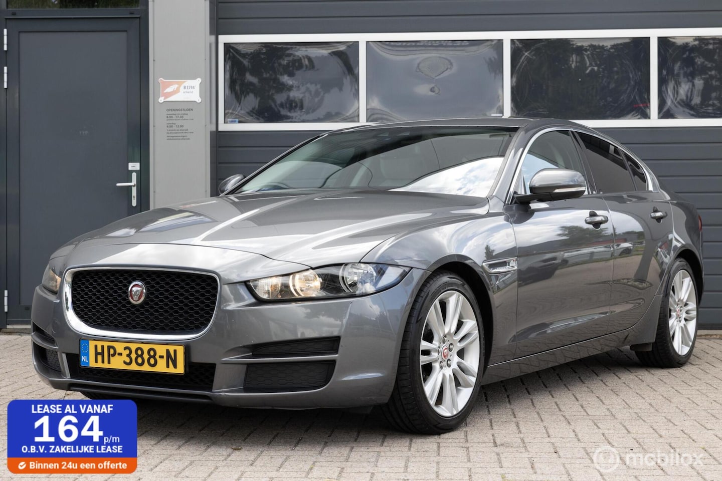 Jaguar XE - 2.0 D Pure Nieuwe ketting dealer onderhouden! - AutoWereld.nl
