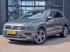 Volkswagen Tiguan - 2.0 TSI 4Motion Highline Business R | ACC | LED | Pano | Stoelverwarming | Virutal | Pano