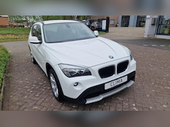 BMW X1 - sDrive18i Executive/DEALER ONDERHOUDEN/Clima- Cruise