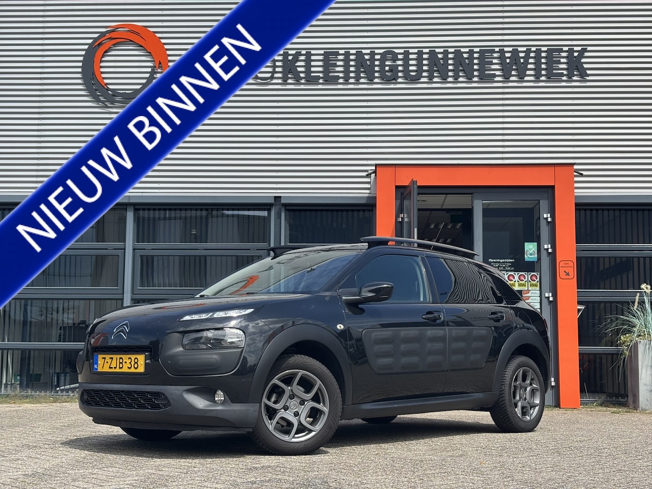 Citroën C4 Cactus - 1.2 e-VTi Shine Automaat / Distributieriem Recent Vervangen / Allseason Banden / Trekhaak - AutoWereld.nl