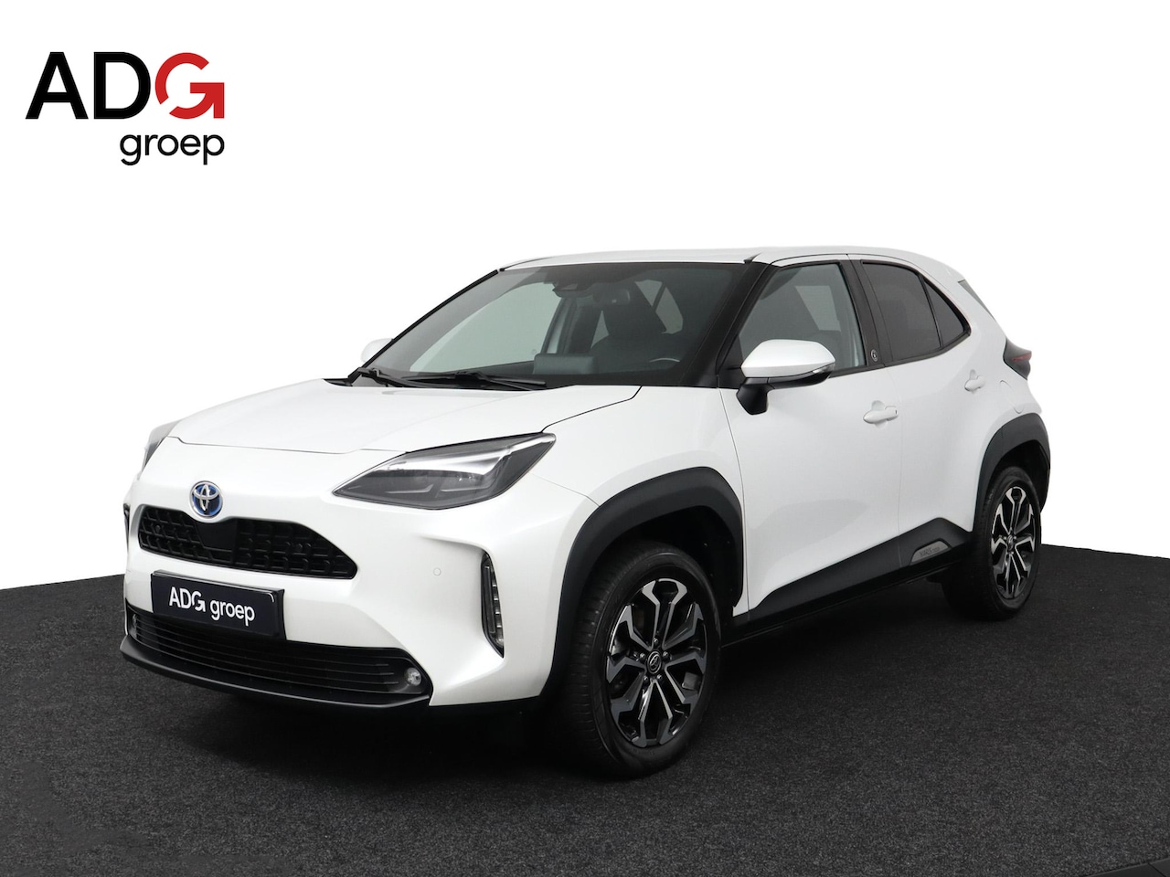 Toyota Yaris Cross - 1.5 Hybrid Dynamic | Navigatie | achterklep elektrisch | stoel / stuur / voorruitverwarmin - AutoWereld.nl