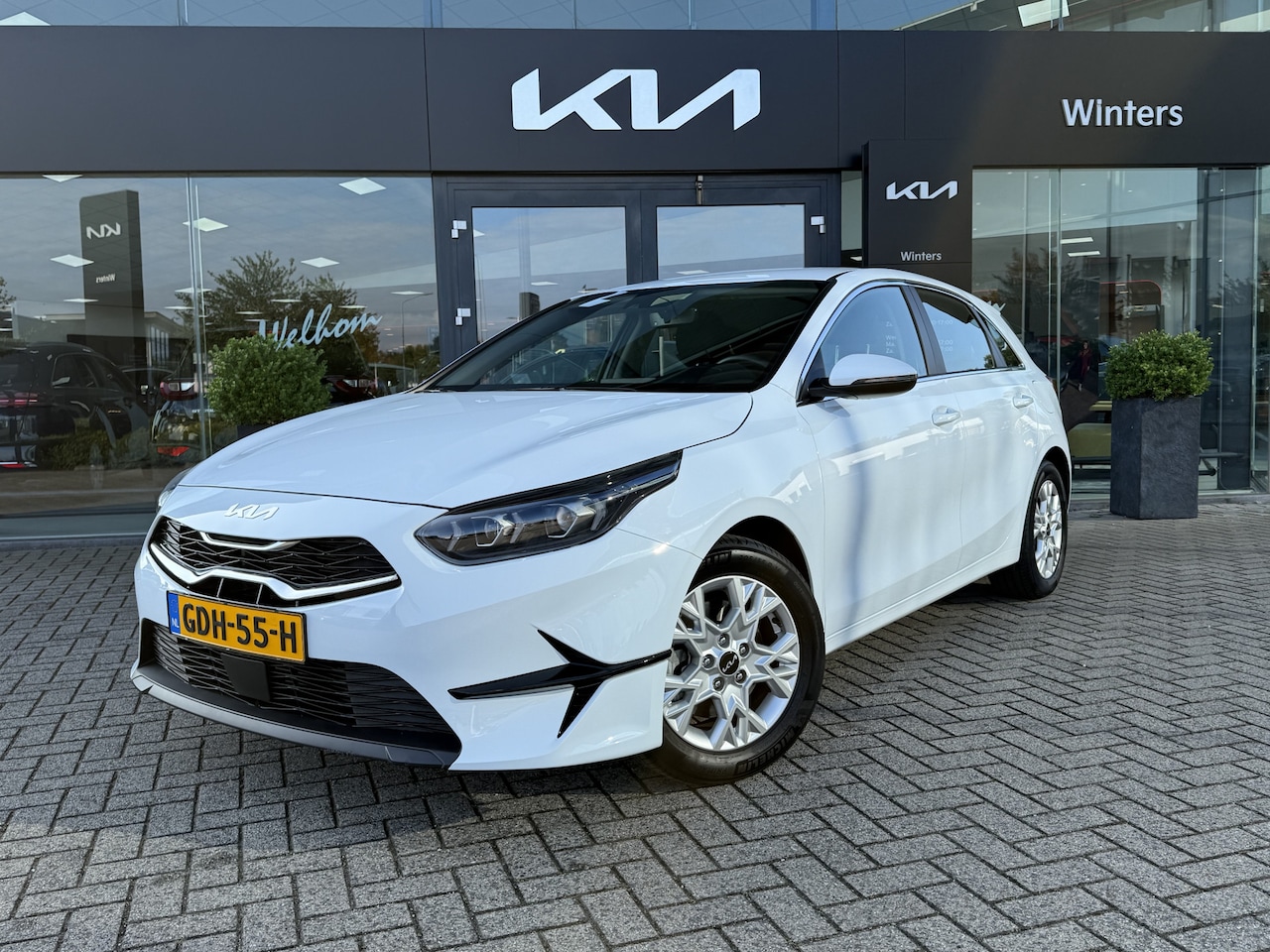 Kia Cee'd - Ceed 1.0 T-GDi DynamicLine | Climate Control | Cruise Control | Navigatie | Camera | 6-bak - AutoWereld.nl