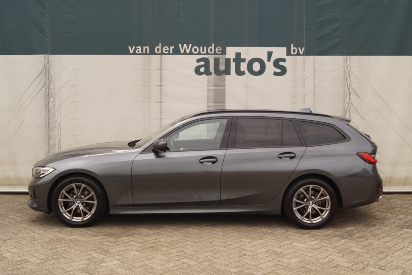 BMW 3-serie Touring - 320i Automaat 184pk Executive Edition -LEER- - AutoWereld.nl