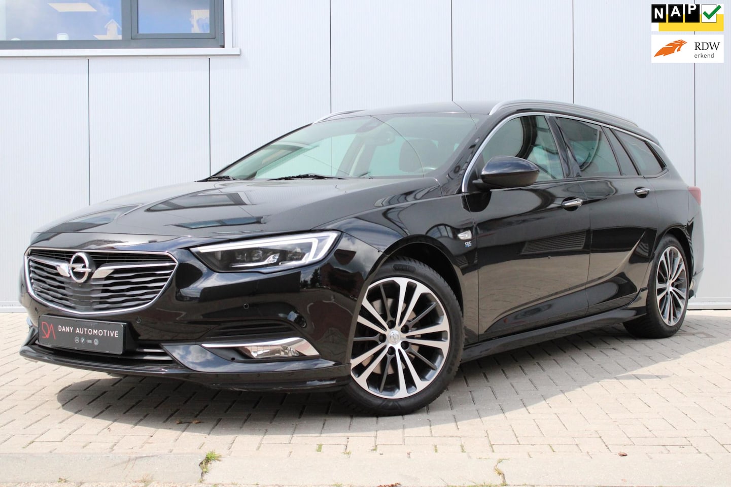 Opel Insignia Sports Tourer - 1.6 Turbo Exclusive OPC LINE I CARPLAY I 360 CAM I KEYLESS I MASSAGE I TREKHAAK I MEMORY I - AutoWereld.nl