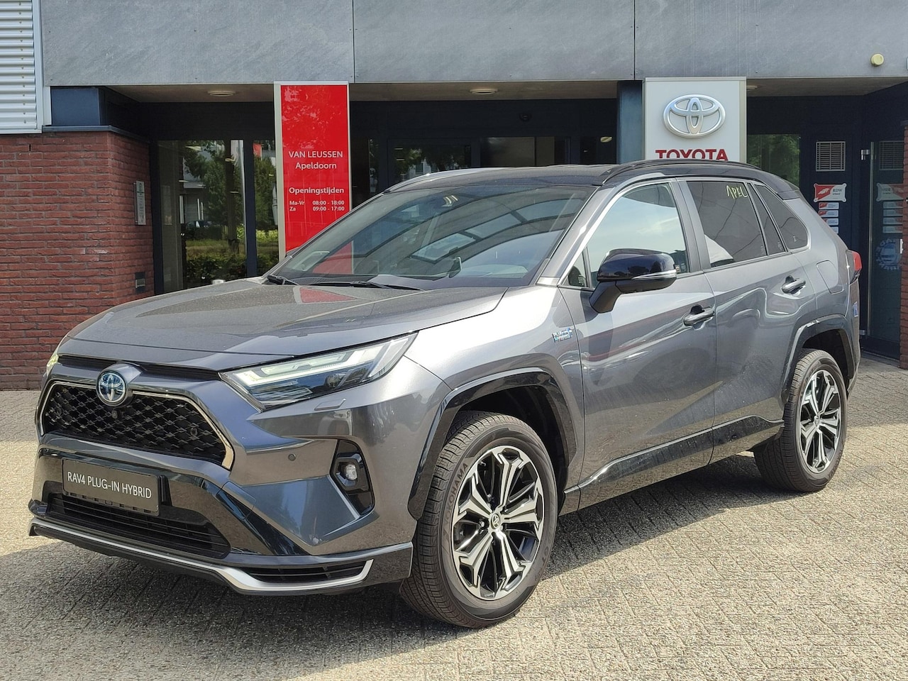 Toyota RAV4 - 2.5 Plug-in Hybrid AWD BI-TONE PLUS STOELKOELING/VERW STUURVERW LEER 360° CAMERA KEYLESS J - AutoWereld.nl