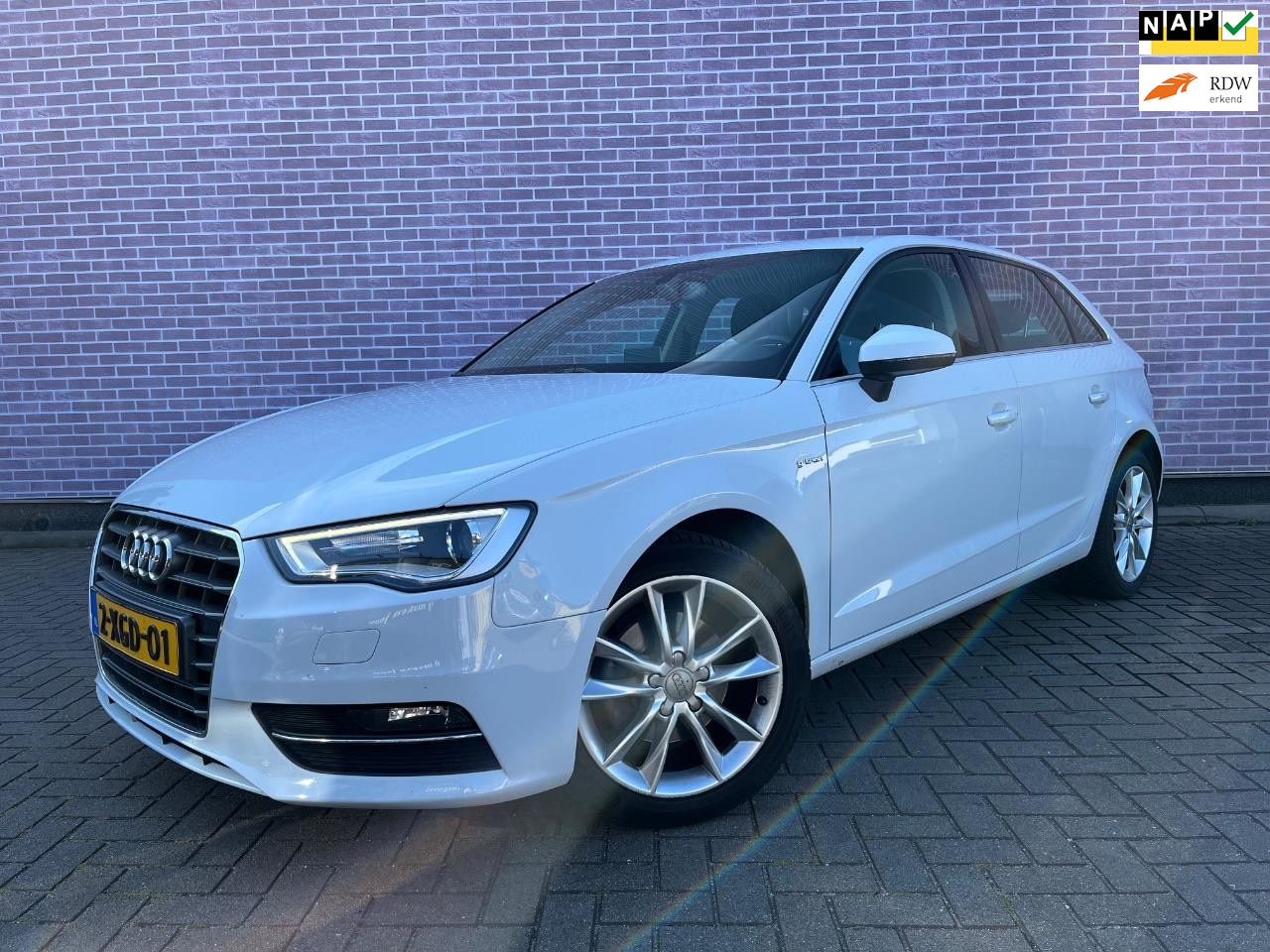 Audi A3 Sportback - 1.4 TFSI Ambiente Pro Line Plus g-tron EXPORT - AutoWereld.nl