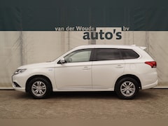 Mitsubishi Outlander - 2.4 PHEV Automaat Pure -ECC-CAM-CRUISE