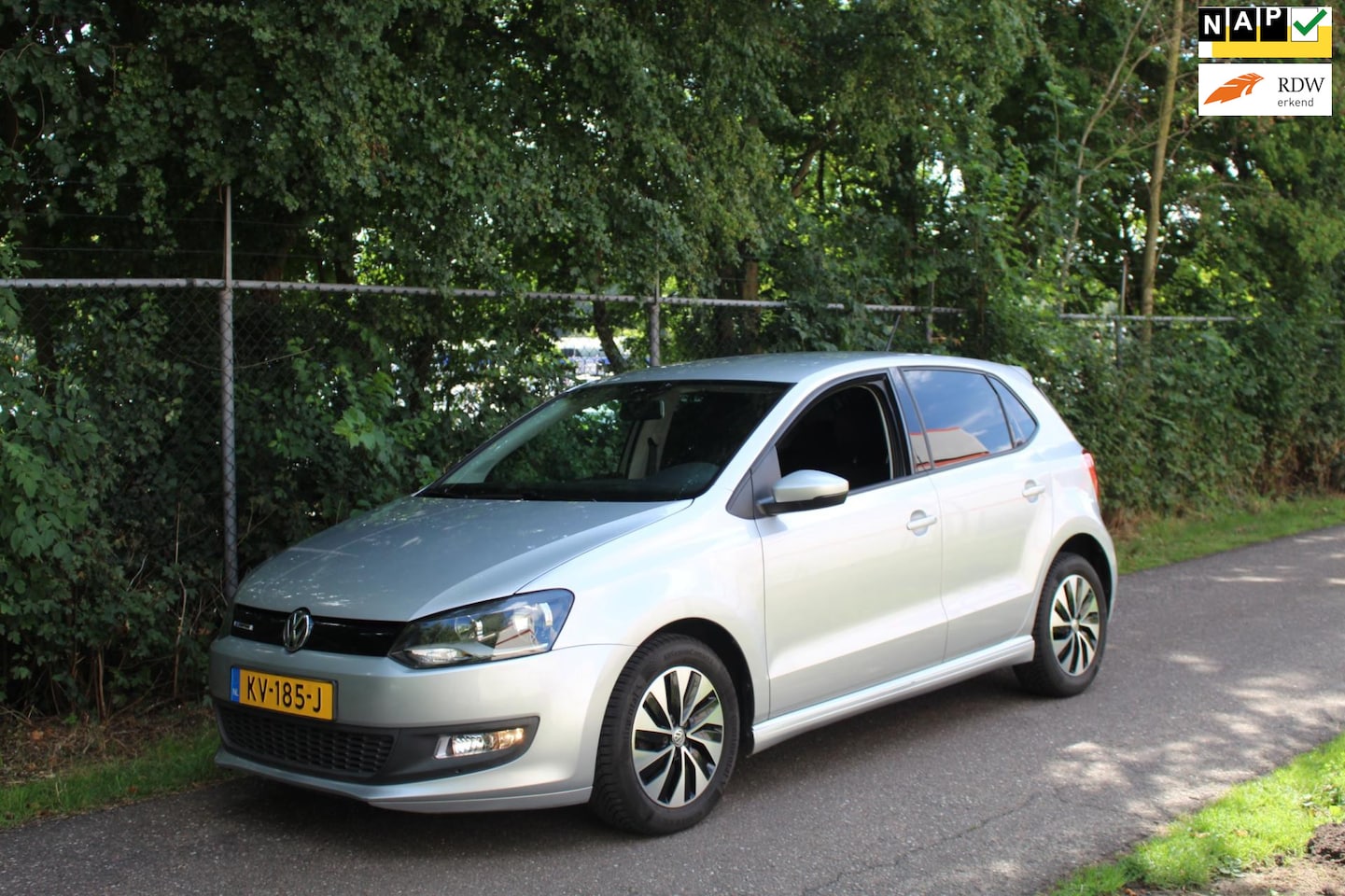 Volkswagen Polo - 1.0 BlueMotion Edition *Carplay *Dealer onderhouden ! - AutoWereld.nl