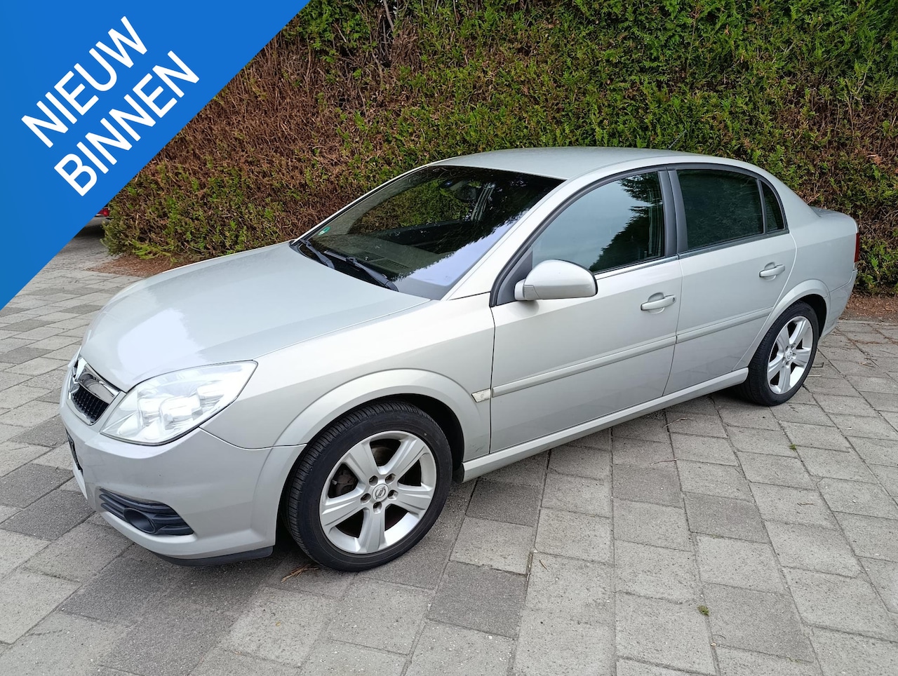 Opel Vectra - 2.2-16V Executive Ecc | Leer | Audio - AutoWereld.nl