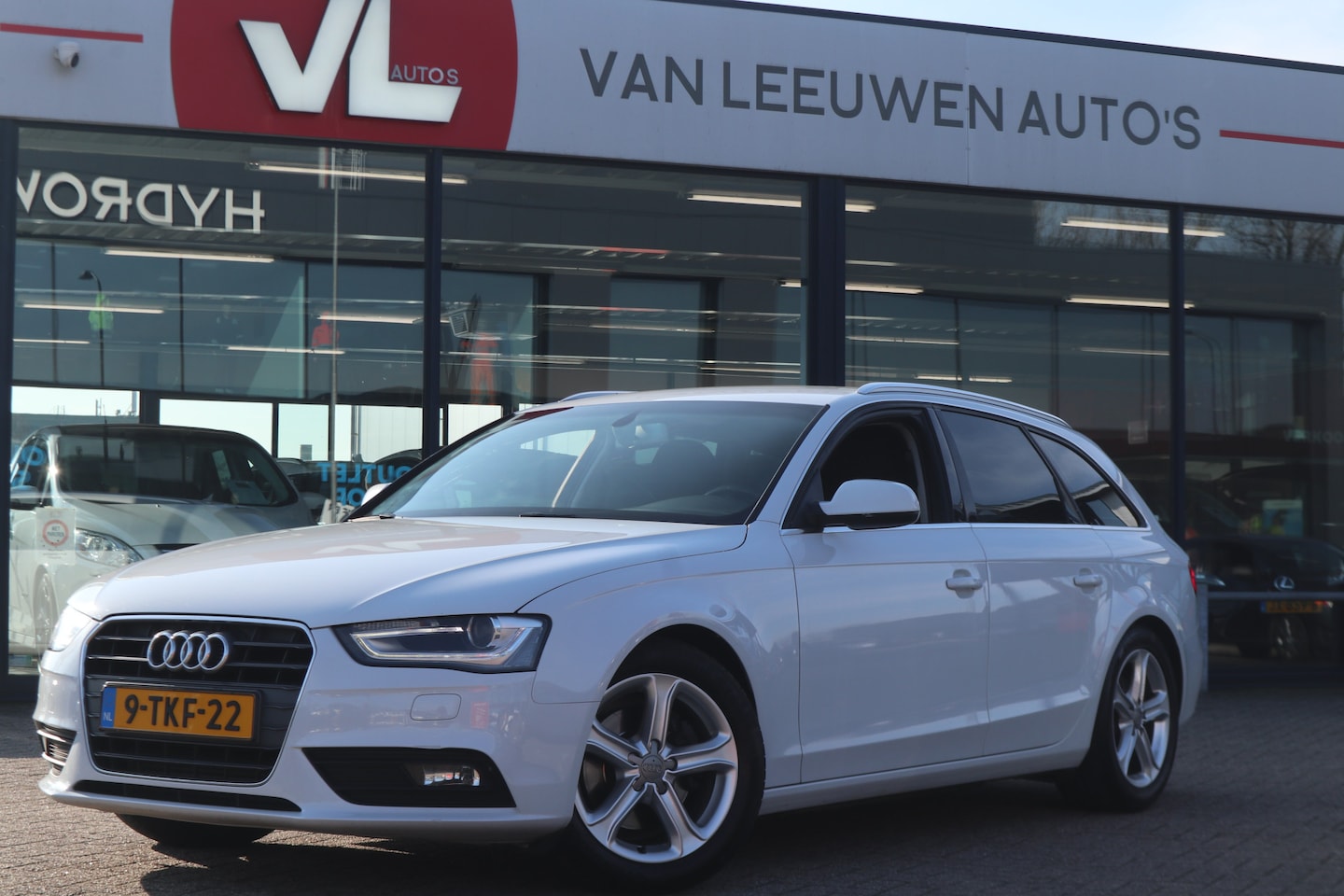 Audi A4 Avant - 1.8 TFSI Business Edition | Navigatie | Climate Control | Trekhaak | APK 10-09-2025 | - AutoWereld.nl