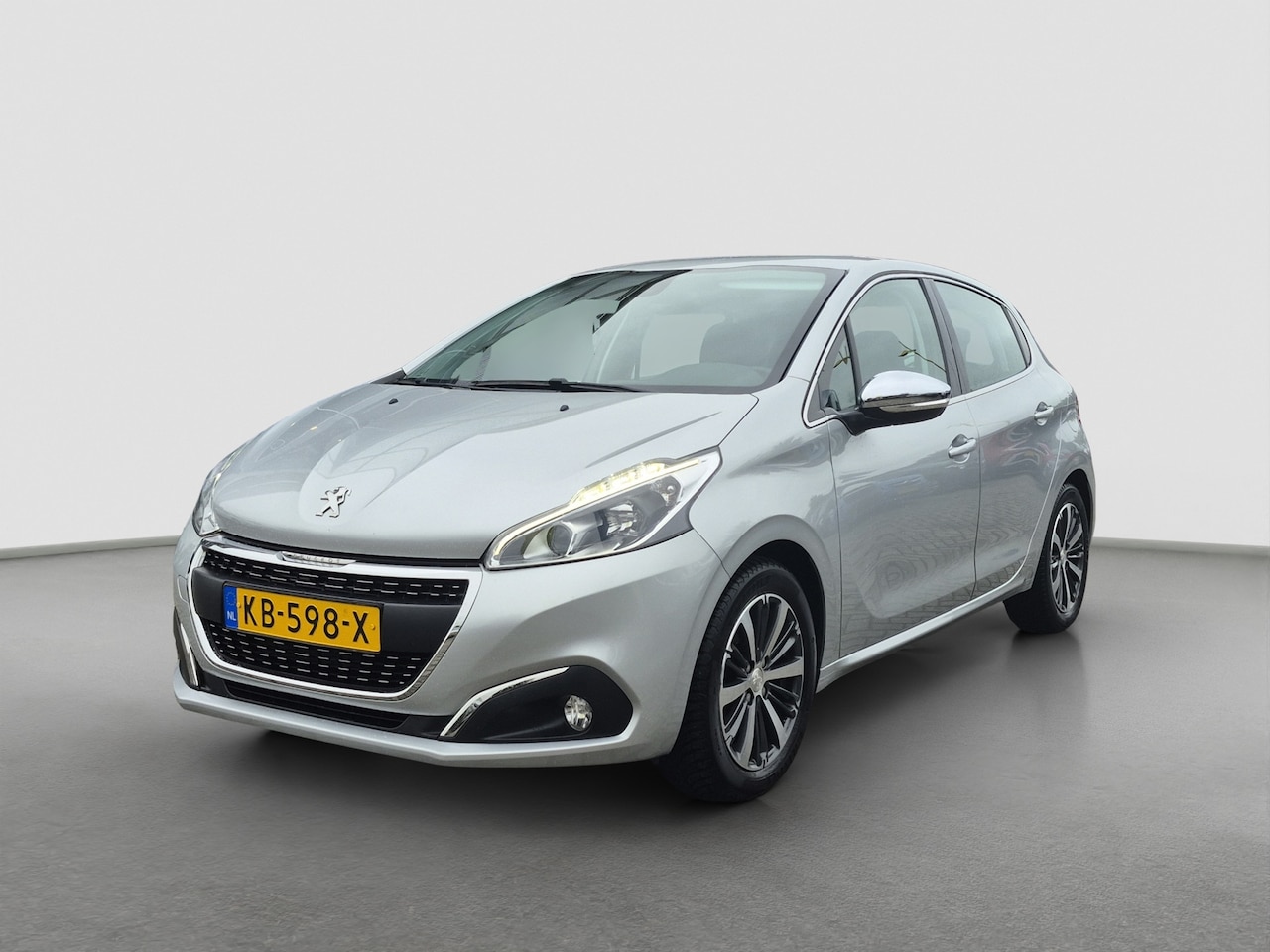 Peugeot 208 - 1.2 PureTech Allure | Lichtmetalen velgen 16" | Navigatiesysteem full map | Parkeersensore - AutoWereld.nl