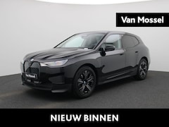 BMW iX - xDrive40 Executive 77 kWh | Navigatie | Leder | LED | Camera| Adaptive cruise | Trekhaak