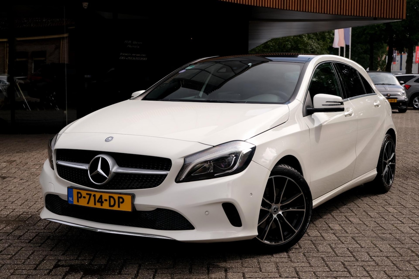 Mercedes-Benz A-klasse - 180 Ambition/Stoelverwarming/Clima/LED/PDC - AutoWereld.nl