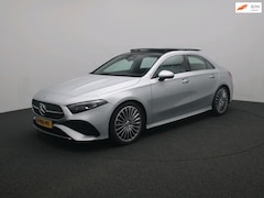 Mercedes-Benz A-klasse - 180 Star Edition AMG Plus | Pano | 19 inch | HUD | Keyless | Memory | Sfeerverlichting
