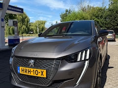 Peugeot 208 - 1.2 PureTech Allure Pack GT / Parkeersensoren / Camera / AppleCarplay / Navi / Airco