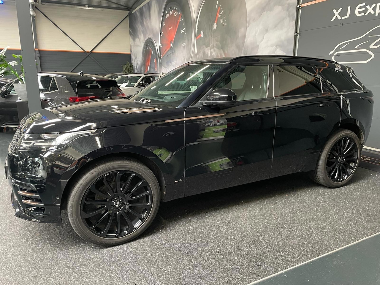 Land Rover Range Rover Velar - 2.0 I4 Turbo AWD R-Dynamic 22"NAVI VOL - AutoWereld.nl