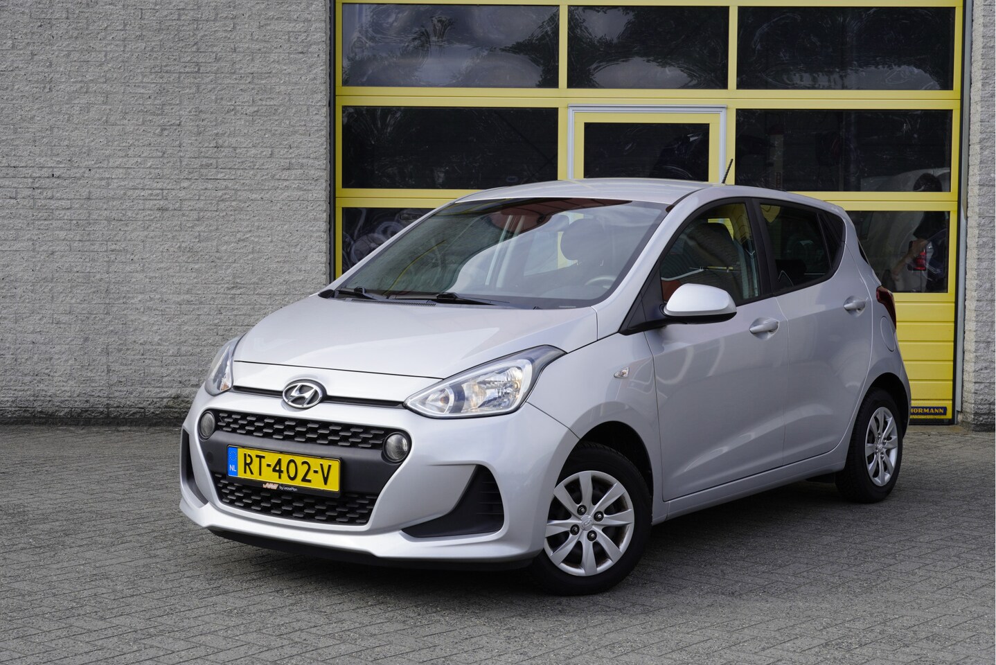 Hyundai i10 - 1.0i 5drs Comfort BJ2018 Audio | Airco | Cruise control | Stuurbekrachtiging | Getint glas - AutoWereld.nl