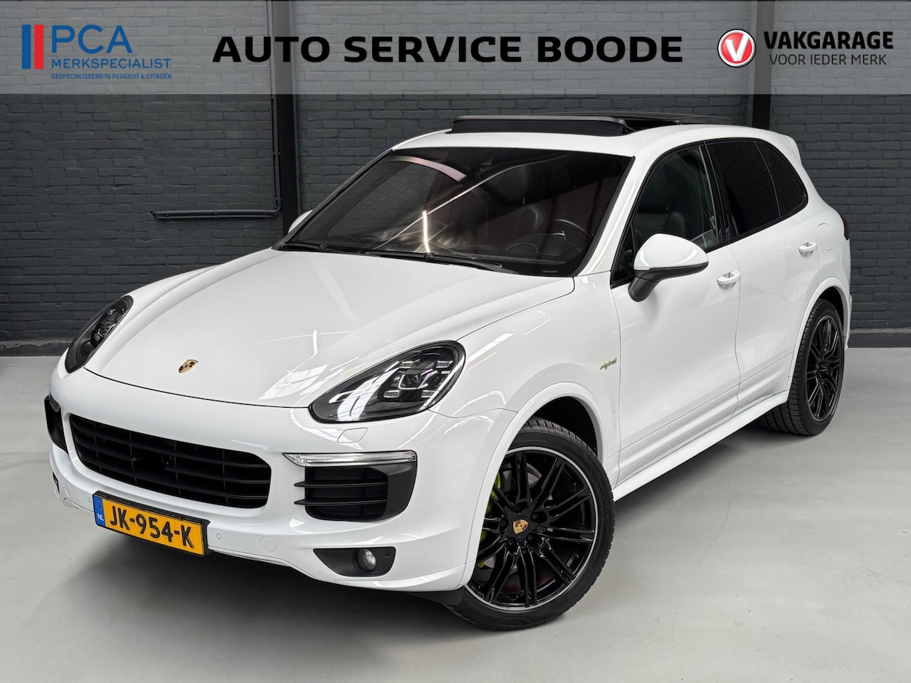 Porsche Cayenne - 3.0 S E-Hybrid - schuif-/kanteldak - trekhaak - adapt. cruise - AutoWereld.nl