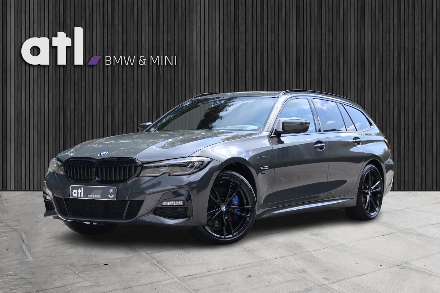 BMW 3-serie Touring - 330e xDrive High Executive M-Sport, Leer, Adap onderstel, HUD, 360 camera, Hifi, Keyless, - AutoWereld.nl
