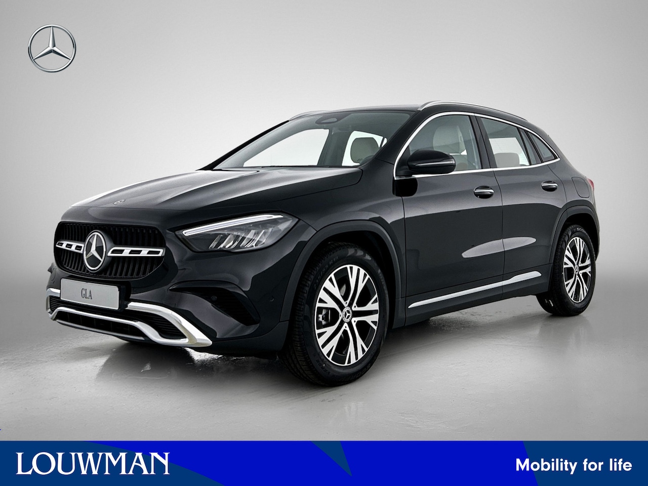 Mercedes-Benz GLA-Klasse - 180 Business Solution Luxury | Trekhaak | Parkeerpakket met achteruitrijcamera | Keyless-G - AutoWereld.nl