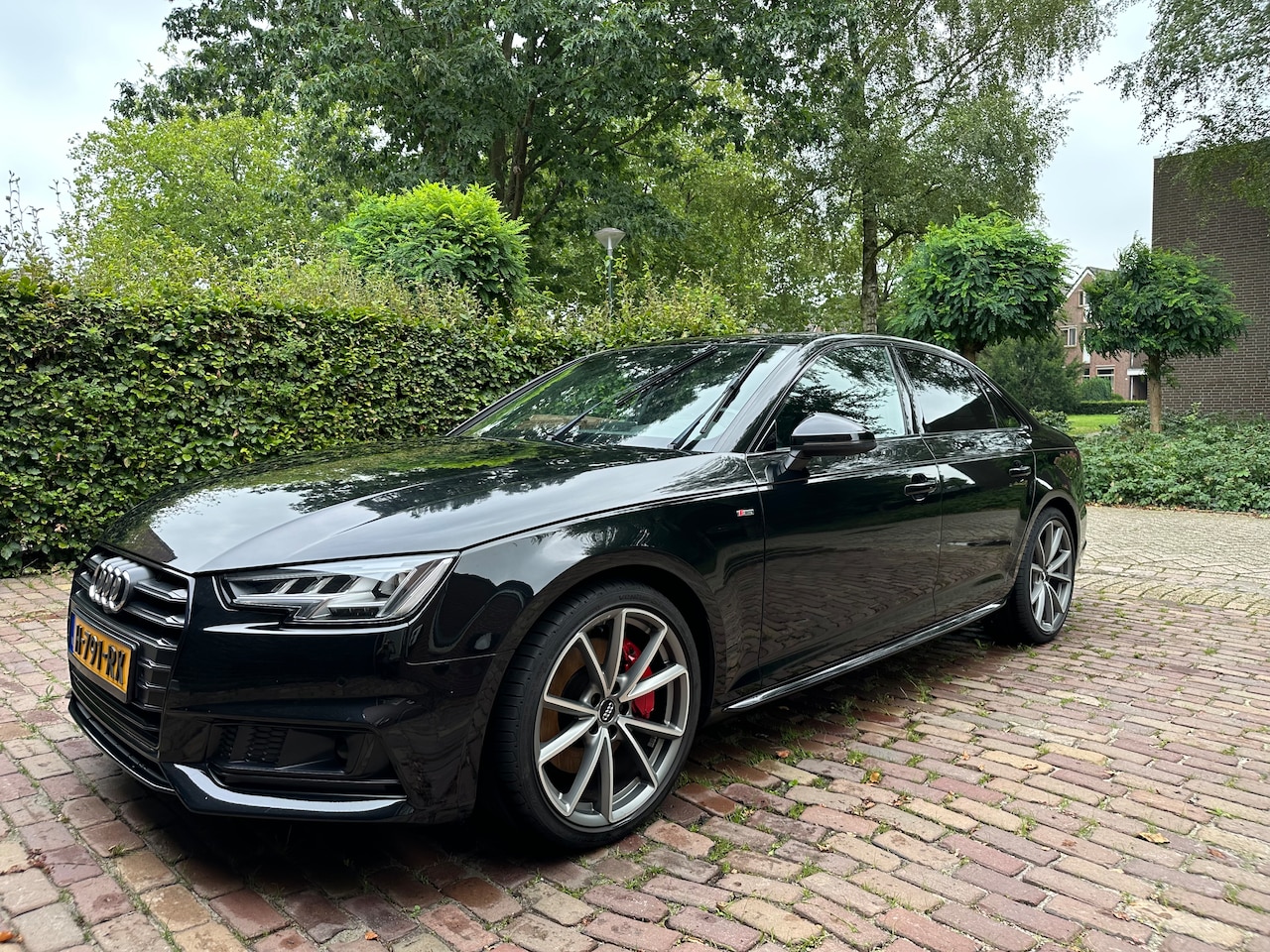 Audi A4 Limousine - 2.0 TFSI quattro MHEV Sport S line black edition 2.0 TFSI sport s-line black line - AutoWereld.nl
