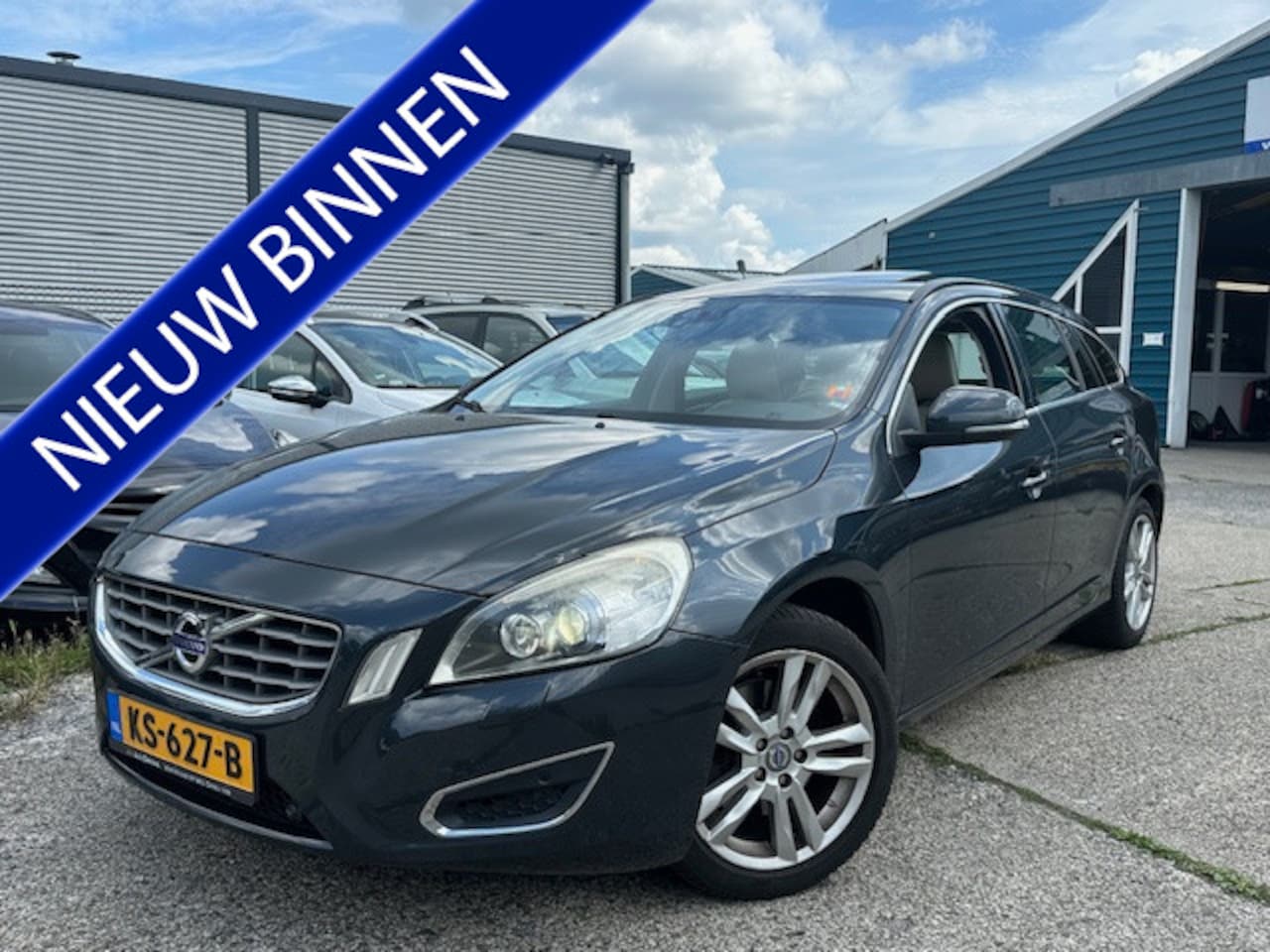 Volvo V60 - 2.0 D3(5 Cyl.) | ECC | LMV | Leer | Exportprice !! - AutoWereld.nl