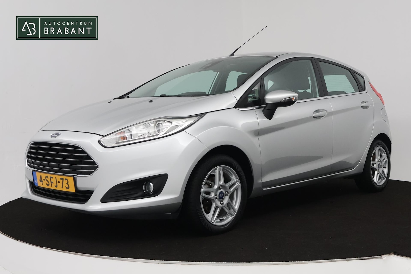 Ford Fiesta - 1.0 EcoBoost Titanium Business (NAVIGATIE, TREKHAAK, PARKEERSENSOREN, CRUISE CONTROL, NL-A - AutoWereld.nl