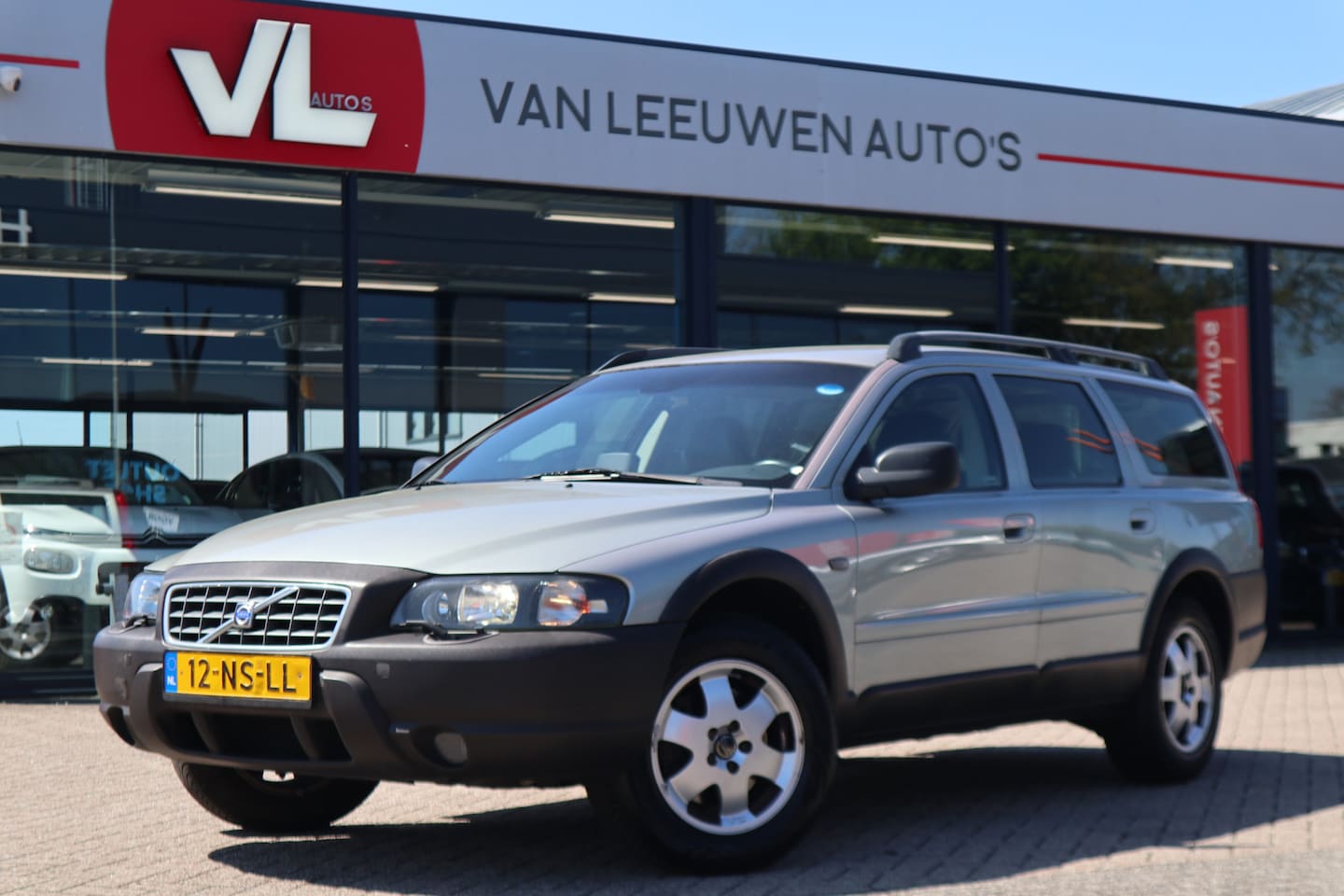Volvo XC70 - 2.5 T Geartronic Comfort Line | Leder | Automaat | Stoelverwarming - AutoWereld.nl