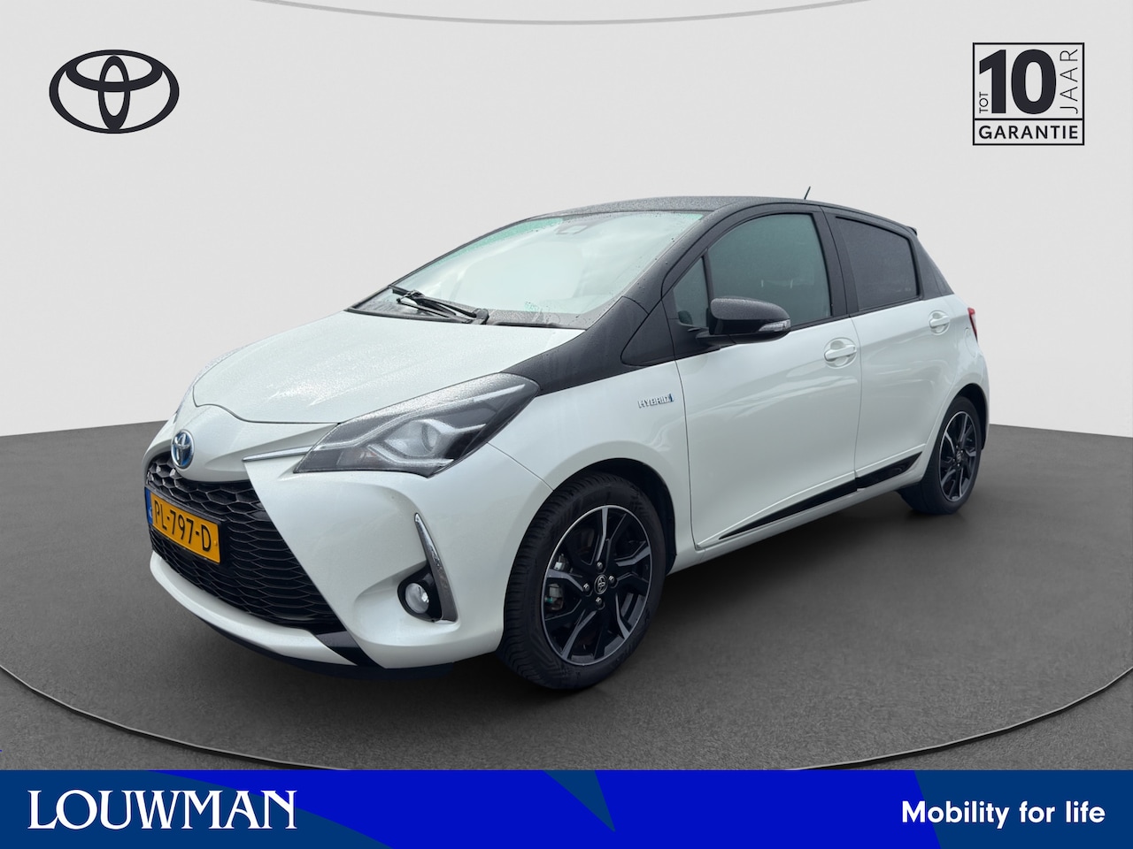 Toyota Yaris - 1.5 Hybrid Bi-Tone | 1e Eigenaar | Nieuw Geleverd en Onderhouden | Navigatie | - AutoWereld.nl