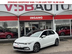 Volkswagen Golf - 1.5 TSI ACT. 150PK 1STE-EDITION NAVI PANO-DAK TREKHAAK DIGITALE-SCHERM AIRCO LMV PDC