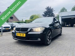 BMW 3-serie Touring - 320i Dynamic Executive 19" LM / Clima / Navi / APK 07-2026