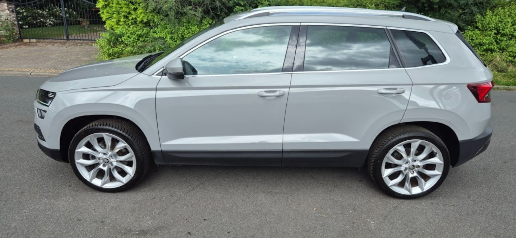 Skoda Karoq - 1.5 TSI ACT Sportline Automaat*stoel*stuur verw*cruise *navi - AutoWereld.nl