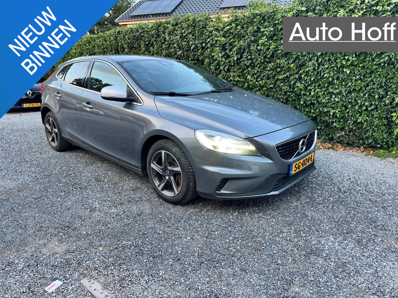 Volvo V40 - 2.0 D3 R-Design Automaat | LED | Navi | Autom. Airco | Cruise Control | LMV | Privacy Glas - AutoWereld.nl
