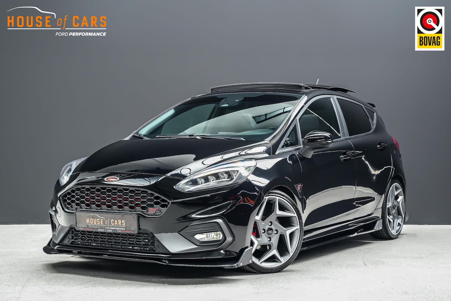 Ford Fiesta - ST-3 1.5 200pk |Milltek dual outlet|Maxton splitterset|Eibach verlagingsveren|panoramadak| - AutoWereld.nl