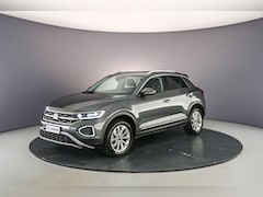 Volkswagen T-Roc - Style 1.5 TSI 150pk DSG Automaat Adaptive cruise control, Achteruitrijcamera, Parkeer assi