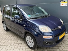 Fiat Panda - 0.9 TwinAir Lounge/Automaat/Airco climate/bluetooth/Aux/trekhaak/parkeer sensoren