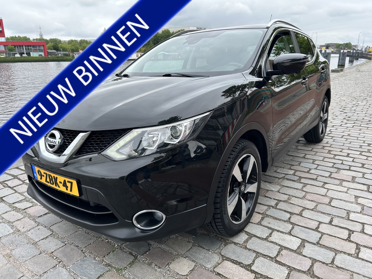 Nissan Qashqai - 1.2 Connect Edition automaat panodak airco/ecc - AutoWereld.nl
