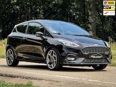 Ford Fiesta - 1.5 EcoBoost ST-3 | Panorama | Clima | Cruise | CarPlay | Metalic | PDC | 1e eigenaar |