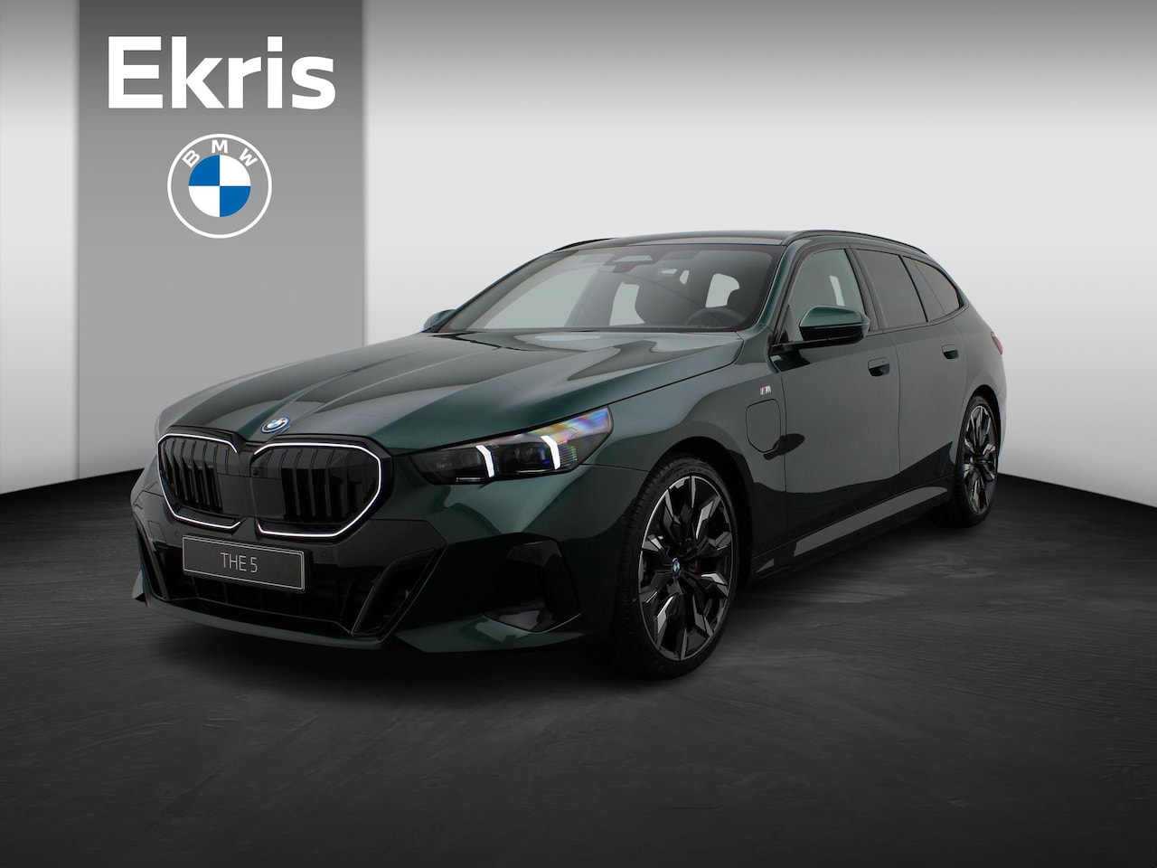 BMW 5-serie Touring - 530e | M Sportpakket Pro | Individual Lak | Innovation Pack | Comfort Pack | Iconic Glow - AutoWereld.nl