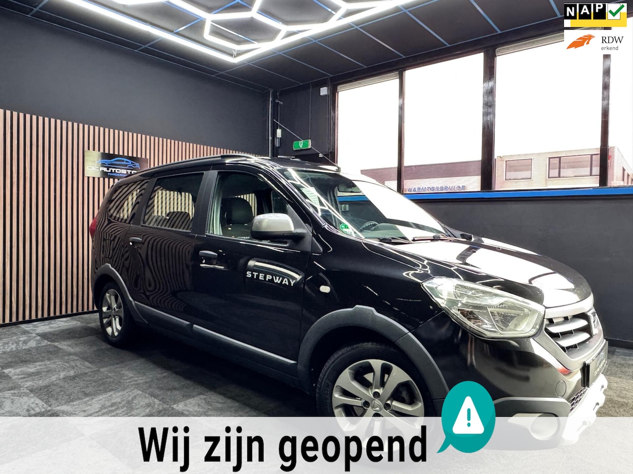 Dacia Lodgy - 1.2 TCe Stepway 5p. 2e Eig Airco navi cruise pdc Zeer Mooie Auto!!! - AutoWereld.nl